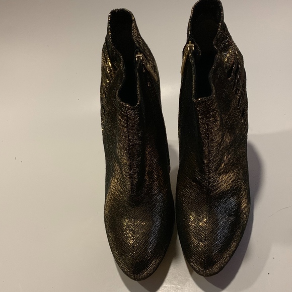 Colin Stuart Gold Shimmer Heel Boot Size 9B - Picture 4 of 7